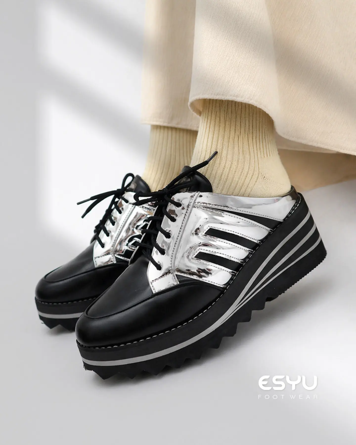 In frame Hikaru Slipper Black🥰